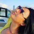 "Ја сам била на горњем спрату, он на доњем са много млађом..." Певачица изнела у јавност детаље преваре супруга