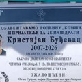 (Foto) Ovo je tinejdžer (19) koji je poginuo kod Novog Pazara. Sumnja se da je preticao kolonu vozila i zakucao se u auto u…