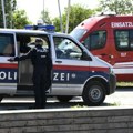 Pucnjava ispred restorana u centru grada, troje mrtvih! Čovek ubio ženu i ćerku, pa sebe, pronađeno oproštajno pismo! Horor u…