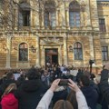 Pljušte otkazi u Jovinoj gimnaziji: Đaci masovno bojkotuju prvi dan škole, danas protest