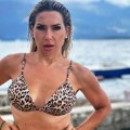 "32 Godine, potpuno prirodna": Jovana Jeremić podigla donji deo kupaćeg i videlo se šta ne treba: Otrkila i da postaje deo…