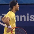 Izugibo servis gem, pa izvređao rivala na terenu: Nižerazredni tenis je ponekad uzbudljiviji od elitnog! (video)