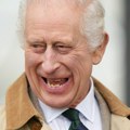 Kralj Čarls nasmejan u javnosti nakon dužeg vremena FOTO