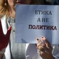 Novi Sad: Protest studenata medicinskog fakulteta zbog Vučićeve posete povređenima iz Kočana