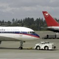 Avion sa više od 300 ljudi prinudno sleteo na putu ka Njujorku: Putnici prinuđeni da na malom ostrvu provedu ceo dan