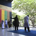 Muškarci bičevani u Indoneziji zbog kršenja islamskog zakona: Osuđeni na 80 udaraca jer su se ljubili u javnom parku