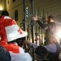 Policija ispalila suzavac i vodene topove na demonstrante u Tbilisiju