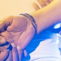 Pijan udarao ženu dok je u naručju držala dete: Uhapšen nasilnik iz Zemuna