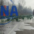 Napile se ulice - kolorizovano: Puna prikolica prosula se iz kamiona - gajbice i pivo rasuli se po putu na deonici Čačak -…