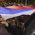 Mediji: Zastava na mitingu duga pola kilometra, utrošeno 10 kilometara konca, skoro pola tone boje
