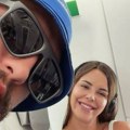 Veljko počeo da slavi već u avionu, objavio sliku sa ženom: Poleteli za Španiju, Bogdana ne skida osmeh