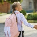 Šta se dešava sa decom? Sve više ih odlaže polazak u školu, a stručnjaci napominju: „Nije razlog da volimo da lepimo dijagnoze”…