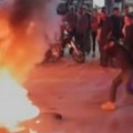 Sirija na nogama, gori na sve strane: Masovni protesti, ovako nije bilo od svrgavanja Bašara al-Asada sa vlasti (video)