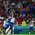 Poker golova i prekid zbog navijača u derbiju neporaženih