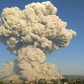 Indonezije: Erupcija vulkana na ostrvu Anak Krakatau