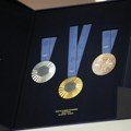 Komadi gvožđa sa Ajfelovog tornja u medaljama za OI