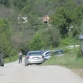 Muk, tuga i neverica! Jutro nakon jezive tragedije kod Topole veliki broj ljudi ispred porodičnog imanja: Spremali punoletstvo…