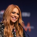Ksenija Knežević pokazala lice bez šminke i pegice! Ovako pevačica izgleda u kućnom izdanju (foto)