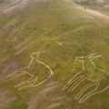 U fotografijama: Veliki crtež na travi na Durmitoru