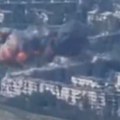 Rusi upotrebili stravičnu bombu u Donjeckoj oblasti Kamera snimila trenutak užasa za Ukrajince, sve leti u vazduh (video)