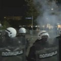 MUP i BIA osudili incidente ispred Skupštine, optužuju "blokadere" za topovske udare - jedan policajac povređen