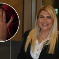 Svi gledaju u verenički prsten Dee Đurđević: Stigao iz Francuske, verenik nije štedeo, evo koliko je platio