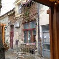 Oštećena zgrada iz 19. veka: zbog urušavanja krova postavljena zaštitna ograda
