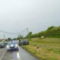 (Видео) Силовит удес код Бачке Паланке! Учествовала три аутомобила, један завршио у њиви: Хитна помоћ и полиција дојурили на…