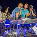 Decenijama skrivan od javnosti: Akustični snimak pesme "The World Is Not Enough" Krisa Martina na velikoj aukciji grupe…