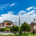 Ruski turisti uhapšeni zbog čitanja Biblije u Aja Sofiji! Evo po kom osnovu će biti procesuirani