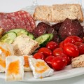 Oprez tokom leta: Ove namirnice mogu predstavljati najveći rizik