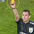 Sudija po prvi put pokazao digitalni žuti i crveni karton: Ispisana istorija fudbala!