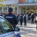 Ponovo dojave o bombama u više zrenjaninskih škola: Učenici evakuisani, policija obavlja provere Dojave o bombama