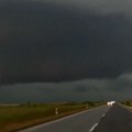 Umalo tornado Zastrašujuća scena iz Zrenjanina, superćelijski oblak kao iz sudnjeg dana (video)