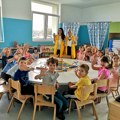 Predsednica Ana Brnabić posetila vrtiće u Valjevu – U “Malom princu” i “Palčici” 470 mesta za mališane (video)