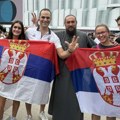 Srpska trobojka se vijori Francuskom: Navijači ovako slavili, a zlatni srpski olimpijac bio talija "delfinima"