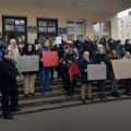 Dve profesorke pre početka protesta u Prokuplju fizički napao pomoćni radnik škole