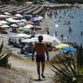 Detaljan cenovnik ležaljki od plaže do plaže u Grčkoj! Evo koliko novca treba da spremite za odmaranje, sve u evro