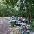 Divlja deponija na putu ka Divostinu