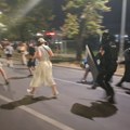 UŽIVO Protesti „Srbijo, da li se čujemo?“ širom zemlje: Policija okružila kampus, ako se neko približi kordonu ispaljuju…