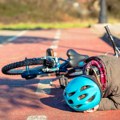 Dete (4) izletelo iz dvorišta, udarilo u moped u selu kod Vranja: Ima teške povrede glave