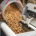 Kada je najbolje kupovati pelet? Cena ove zime bila 50.000 za tonu, već sada košta 6.000 manje