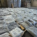 U kamionu prevozio 200 kg marihuane i 2,4 kg kokaina! Uhapšen Novosađanin (52) na Batrovcima (foto)