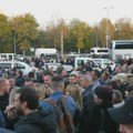 "Uvek uz vlast": Evo ko peva na SNS skupu ispred Skupštine