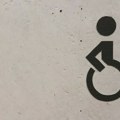 Kinez sa paralizom konstruisao invalidska kolica kojima se upravlja mislima