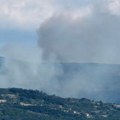 Jak vetar i gust dim otežavaju gašenje požara na Stolovima, u Deliblatskoj peščari stabilnije