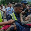 Poznato ko je žena sa slike koja je obišla svet. Poplava odnela dom, 4 sata je izvlačili iz ruševina u Nepalu: "Izgledala je…