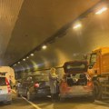 Lančani sudar u tunelu kod Čačka: Ogromne gužve na autoputu "Miloš veliki", stvaraju se kolone VIDEO