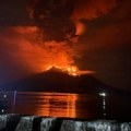 Vulkan izbacuje lavu i pepeo, na severu Indonezije evakuisano 800 ljudi