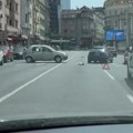 Prvi snimak nakon teške saobraćajke u centru Beograda: Kolaps na Zelenom vencu, vozila pretrpela velika oštećenja (video)